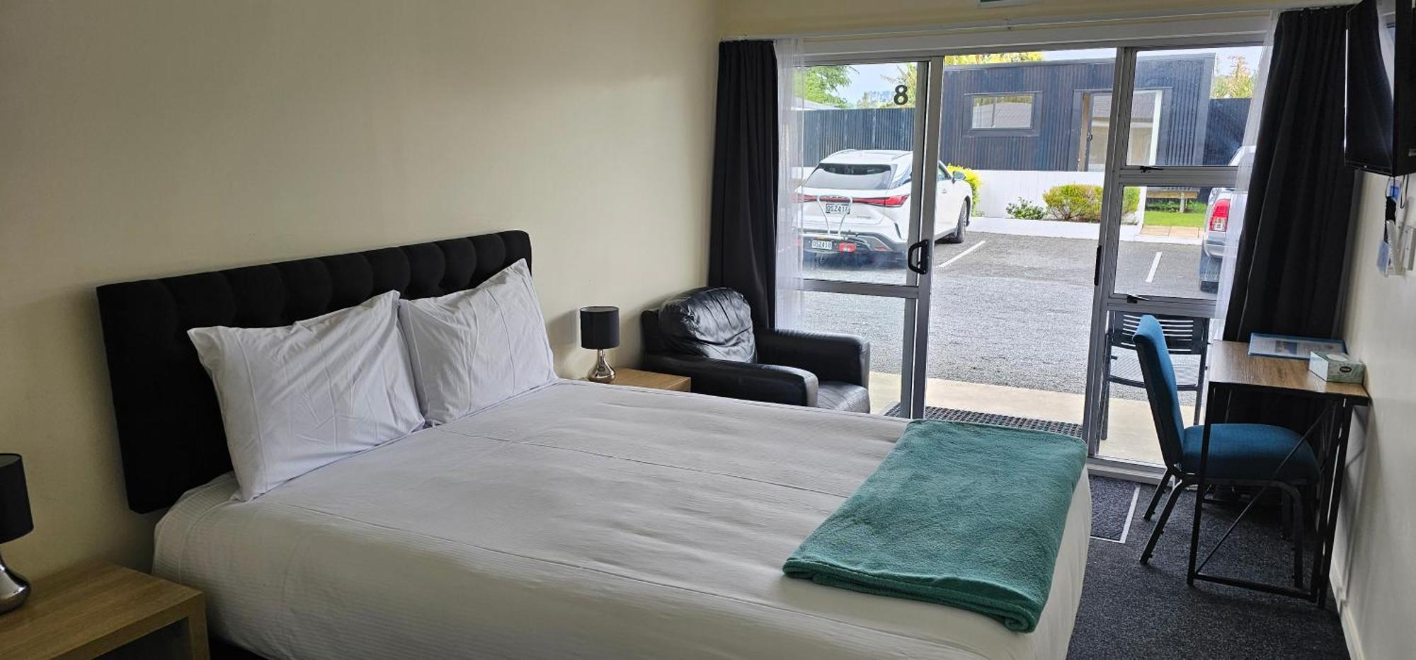 Twin Coast Adventures Motel Kaikohe Exterior photo